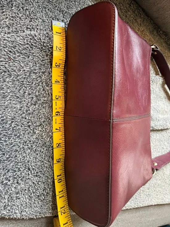 Etienne Aigner Beautiful maroon/ burgundy bag. Exc - Picture 8 of 9